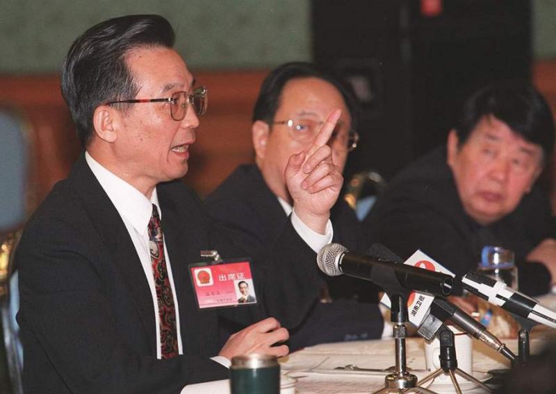 出香氛、推小号……国产老品牌这波操作你看懂吗?_星空娱乐官网登录(图1) 星空体育